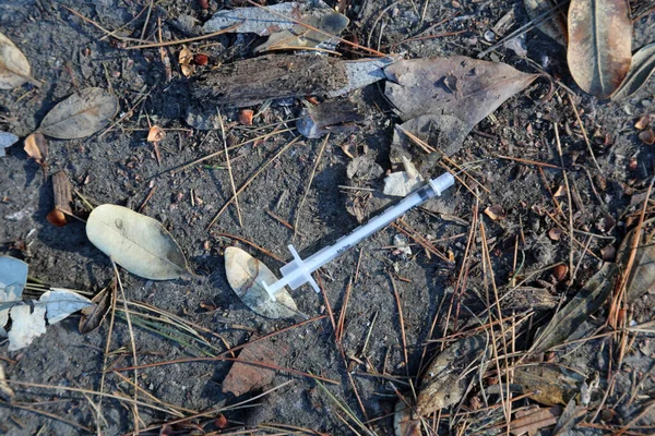 Hypodermiska Nålar Kasseras Trottoarerna Och Smutsiga Rännor Alla Större Städer — Stockfoto