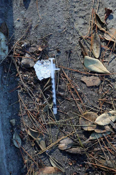 Hypodermiska Nålar Kasseras Trottoarerna Och Smutsiga Rännor Alla Större Städer — Stockfoto