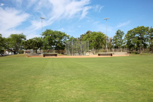 Γήπεδο Μπέιζμπολ Ένα Άδειο Γήπεδο Μπέιζμπολ Είναι Καθαρό Και Έτοιμο — Φωτογραφία Αρχείου