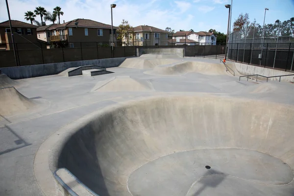 View Outdoor Empty Concrete Skate Park Ramps Pipes California Skate — Stock Photo, Image