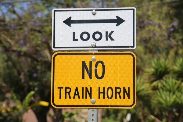Nincs Vonatkürt Jel Közlekedési Szabályok Biztonság Fekete Sárga Háttéren Forgalmi — Stock Fotó