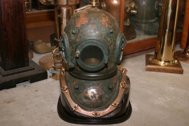 Klasik dalgıç derin deniz giysisi kaskı