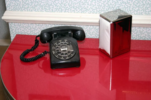 Vintage Telefon Piros Háttér — Stock Fotó