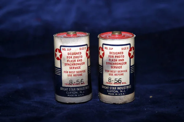 1956 Bright Star Batteries Camera Flash Recycling Old Batteries Antique — Stock Photo, Image