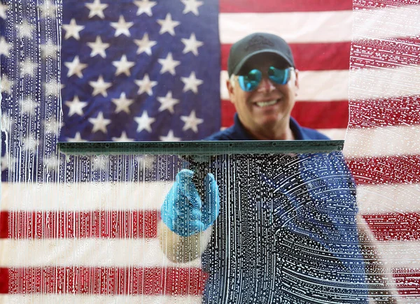 Julho Janela Lavagem Limpeza Janelas Lavagem Janelas Fundo Bandeira Americana — Fotografia de Stock