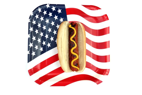 アメリカ独立記念日 7月4日 アメリカ独立記念日 アメリカ国旗だ 7月4日 7月4日のテキストとマスタードとホットドッグの幸せなアメリカ国旗 アメリカ独立記念日 7月4日 ホットドッグとマスタード — ストック写真