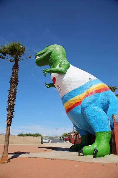 Червня 2021 Cabazon California Usa Статуя Rex Дивиться Небо Музеї — стокове фото