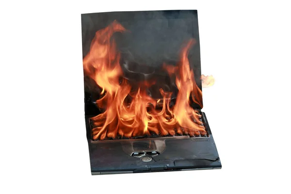 Una Verdadera Computadora Lap Top Completamente Envuelta Llamas Fuego Daño —  Fotos de Stock