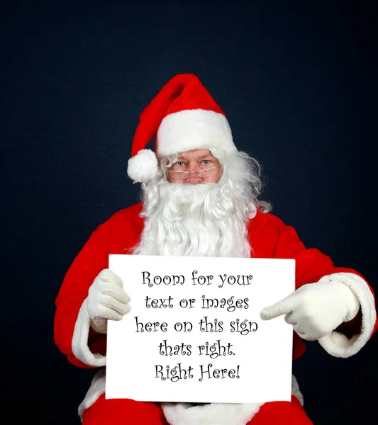 Messaggio Natale Babbo Natale Con Cartello Bianco Babbo Natale Tiene — Foto Stock