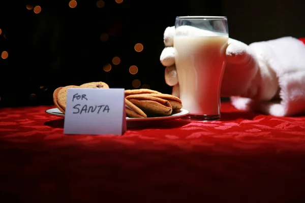 Печенье Санта Клауса Свежие Печенье Горячий Шоколад Зефиром Оставленными Столе — стоковое фото