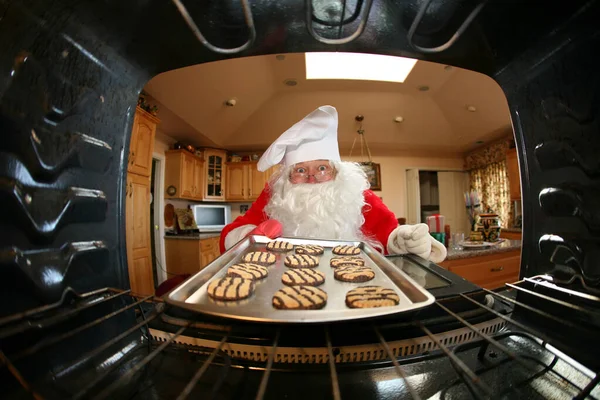 Weihnachtsplätzchen Weihnachtsmann Der Weihnachtsmann Backt Plätzchen Frisch Gebackene Plätzchen Plätzchen — Stockfoto