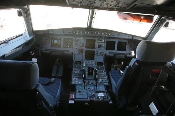 Cockpit Airplane Cockpit Cockpit View Airliner Interior View Modern Instruments — Stock Photo, Image