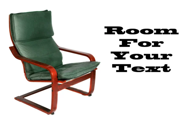 緑の革と木製の椅子 イージーチェア 古い木製の古典的な革の椅子 緑の革の椅子 アームチェア 白で隔離されてる 白の上に隔離された古い木製の古典的な革の緑のアームチェア テキストのための部屋 クリッピングパス 快適な椅子 — ストック写真