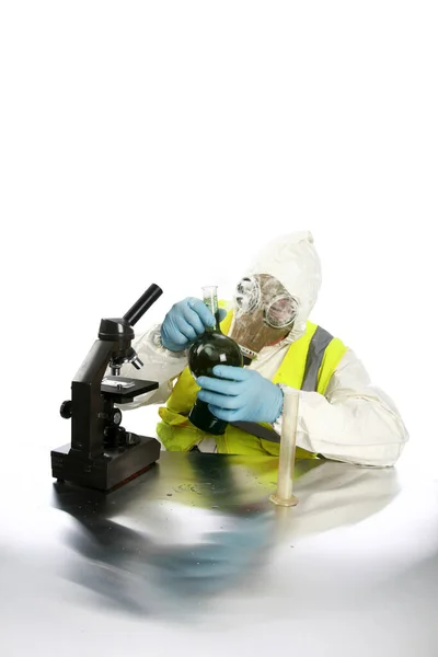 Anarchist Anarchist Wearing Hazmat Suit Gloves Gas Mask Mixes Dangerous — Stock Photo, Image