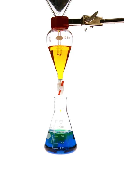 Chemie Chemický Experiment Izolovaný Bílém Pokoj Pro Text Oříznutá Cesta — Stock fotografie