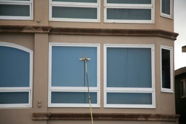 Window Cleaning. Window Washing. Window Washing Service. A professional Window Cleaner washes and rinses windows with Di Ionized Spot Free Water for a Squeekie Clean Service. Window Washing with a extension pole. For a Spot Free Wash and Rinse! 