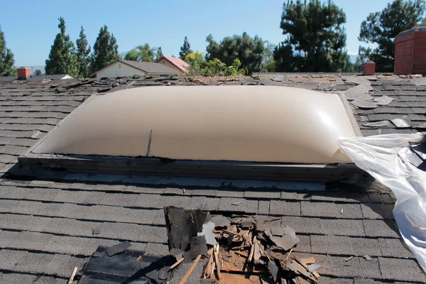 Dachsanierung Dachreparatur Dachbaustelle Entfernung Des Alten Daches Ersatz Durch Neue — Stockfoto