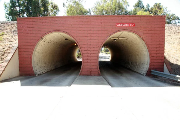 Туннель Автомобильный Туннель Железнодорожный Путепровод Железная Дорога Через Перевал Туннель — стоковое фото