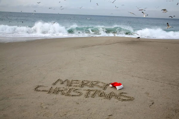 Christmas Merry Christmas Words Merry Christmas Written Sand Beach Santa — Fotografia de Stock