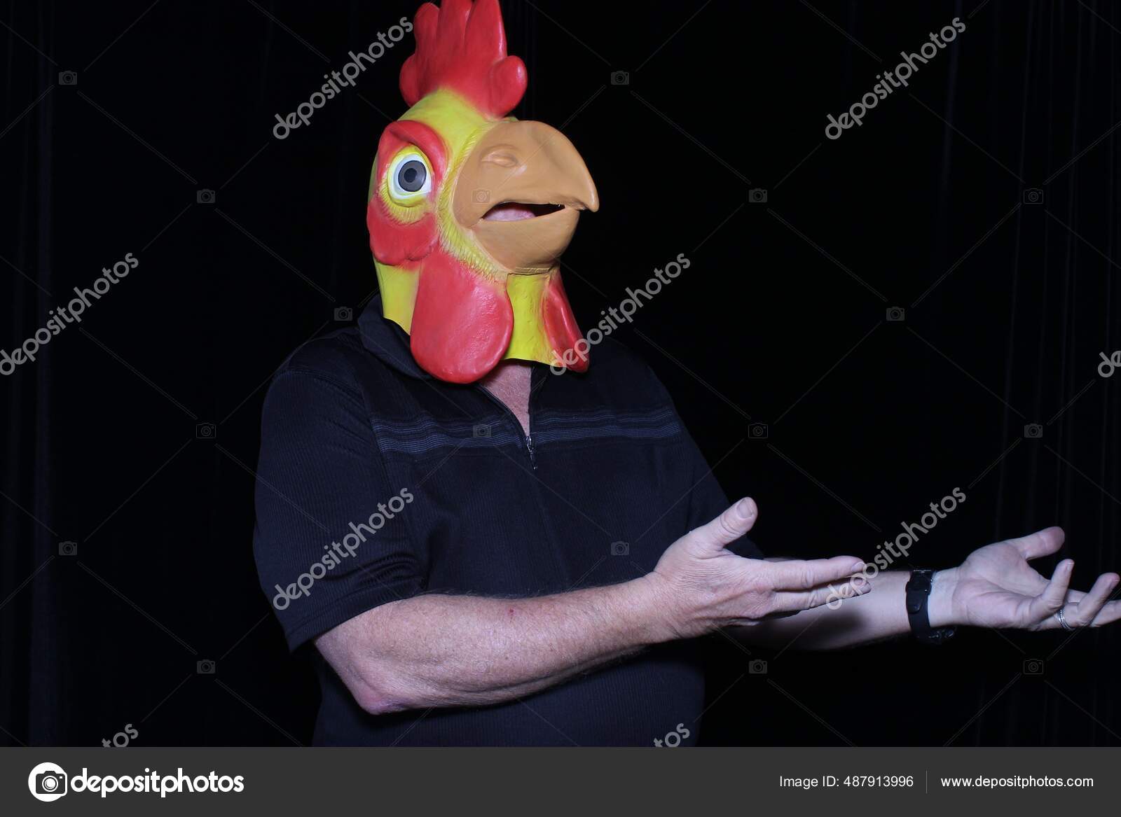 Photo Booth Tête Poulet Chicken Head Man Homme Portant Une