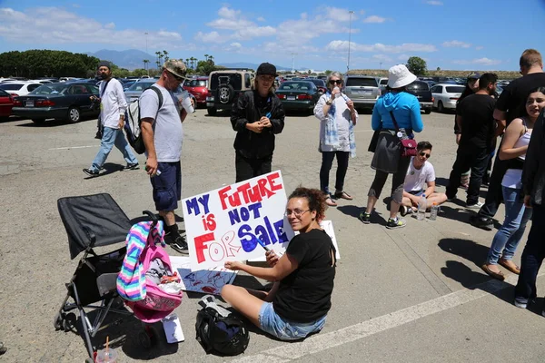 桑德斯竞选冠军Santa Ana California Usa February 2010 Bernie Sanders Supporters Hold — 图库照片