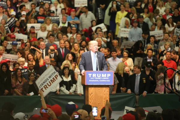 Anaheim California Mai 2016 Candidat Républicain Présidence Donald Trump Prend — Photo