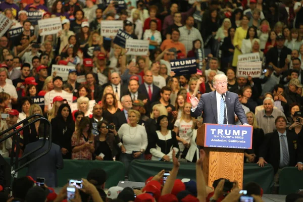 Anaheim California Mai 2016 Candidat Républicain Présidence Donald Trump Prend — Photo