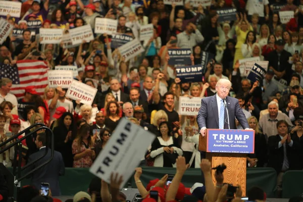 Anaheim California Maggio 2016 Candidato Presidenziale Repubblicano Donald Trump Interviene — Foto Stock