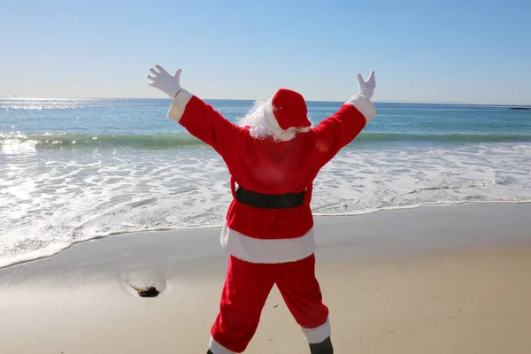 Julen Jultomten Semester Strandsemester Tomten Semester Jultomten Njuter Dag Stranden — Stockfoto