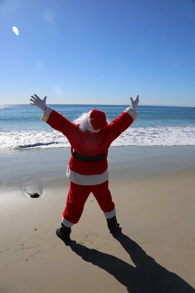 Julen Jultomten Semester Strandsemester Tomten Semester Jultomten Njuter Dag Stranden — Stockfoto