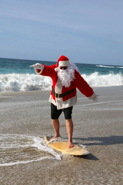 Серфинг Санта Клауса Рождество Рождественские Каникулы Серфинг Санта Совет Серфингу — стоковое фото