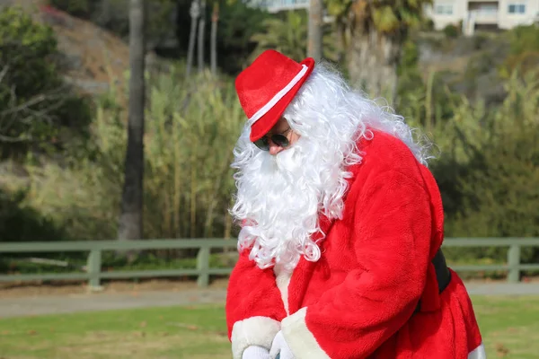 Święta Święty Mikołaj Gra Golfa Gra Golfa Zabawny Święty Mikołaj — Zdjęcie stockowe