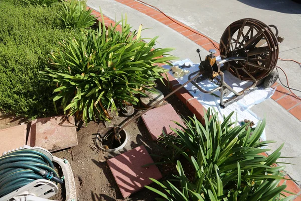 Roots Being Removed Toilet Drainage Pipe Using Electrically Operated Sewer — Stock Photo, Image