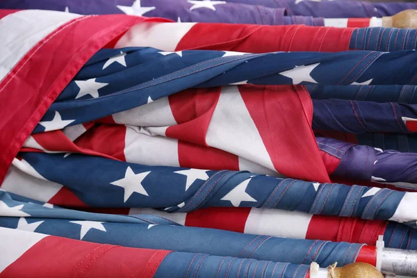 Amerikaanse Vlaggen Amerikaanse Vlaggen Opgestapeld Elkaar Voordat Worden Weergegeven Vier — Stockfoto