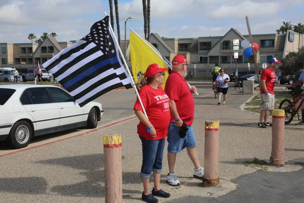 Huntington Beach Března 2017 Amerika Opět Pochodu Zastánci Demonstranti Republikánského — Stock fotografie