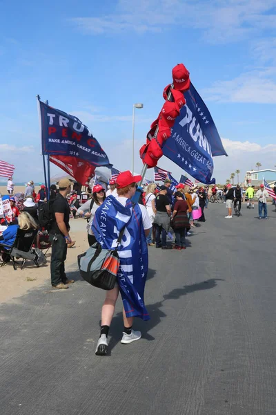 Huntington Beach Marca 2017 Make America Great Again March Zwolennicy — Zdjęcie stockowe