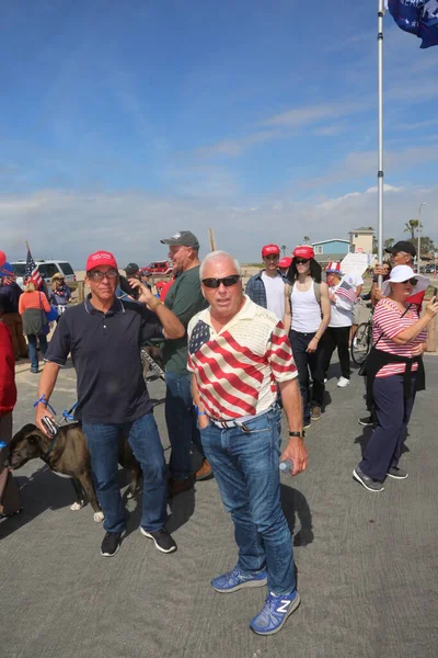 Huntington Beach Marca 2017 Make America Great Again March Zwolennicy — Zdjęcie stockowe