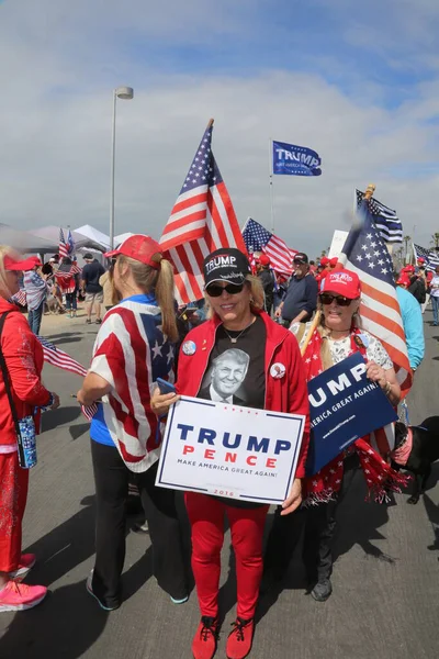 Huntington Beach Marzo 2017 Make America Great Again March Sostenitori — Foto Stock