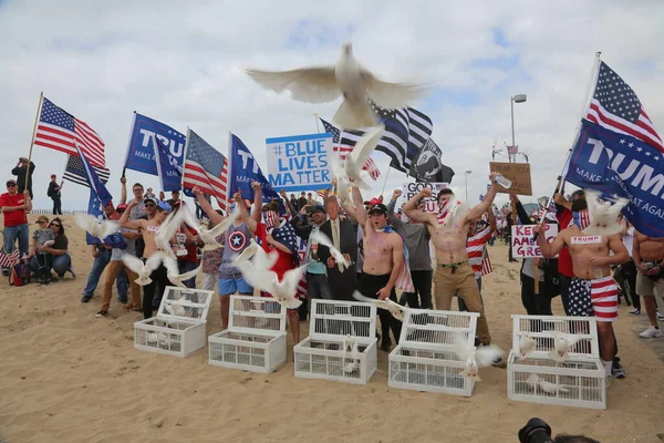 Президент Дональд Трамп Huntington Beach Березня 2017 Make America Great — стокове фото
