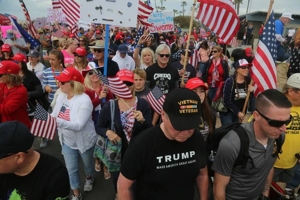 Prezydent Donald Trump Huntington Beach Marca 2017 Make America Great — Zdjęcie stockowe