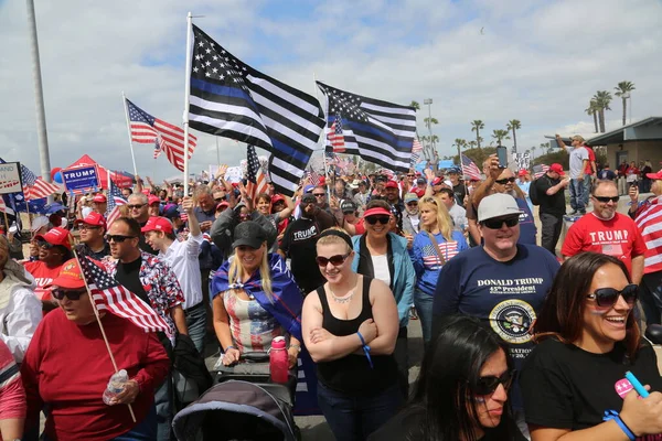President Donald Trump Huntington Beach Maart 2017 Make America Great — Stockfoto