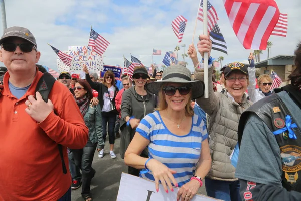 Prezydent Donald Trump Huntington Beach Marca 2017 Make America Great — Zdjęcie stockowe