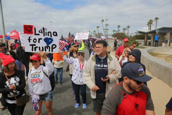 President Donald Trump Huntington Beach March 2017 Make America Great — Stock Photo, Image