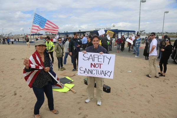 Président Donald Trump Manifestants Huntington Beach Californie Mars 2017 Make — Photo