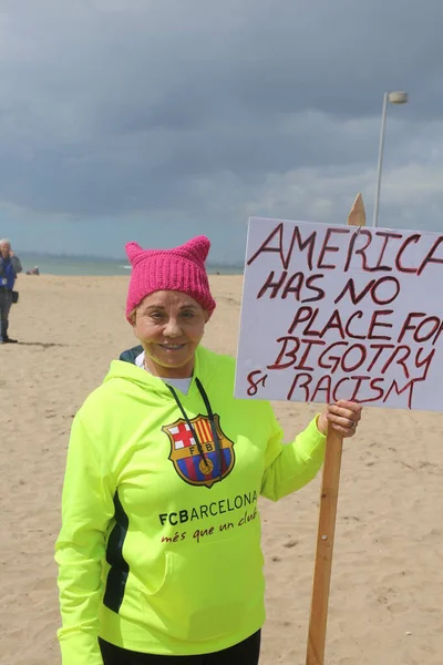 Πρόεδρος Donald Trump Διαδηλωτές Huntington Beach Μαρτίου 2017 Κάνε Την — Φωτογραφία Αρχείου