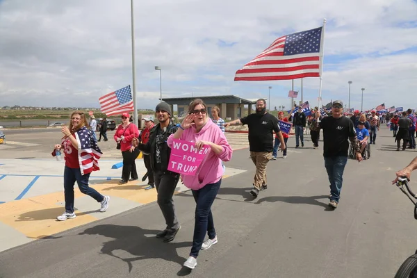 도널드 트럼프 대통령 Huntington Beach 2017 Make America Great Again — 스톡 사진