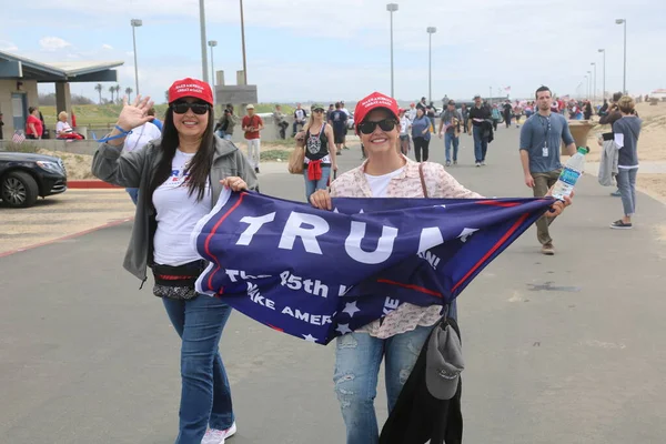 Huntington Beach Março 2017 Make America Great Again March Milhares — Fotografia de Stock