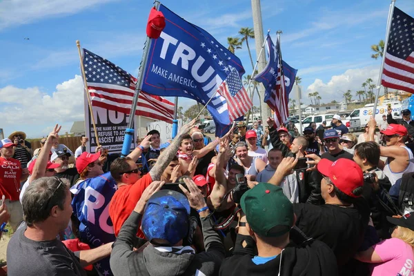 Huntington Beach March 2017 Make America Great Again March Thousand — Stock Photo, Image