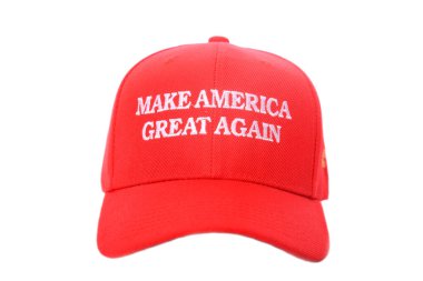 Huntington Sahili, CA - 25 Mart 2017: Amerika 'yı Tekrar Harika Yap Yürüyüşü. Cumhuriyetçi başkan Donald Trump 'ın binlerce destekçisi Huntington Sahili' ndeki bir MAGA yürüyüşünde bayrak salladı. Birkaç Anti-Trump protestocusu ruhlarını göstermek için geldi.. 