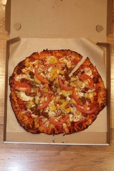 Pizza. Tasty Pizza. cheese pizza. Pepperoni pizza. Mushroom pizza. Mozzarella and tomato. Top view of hot pizza. lots of cheese pizza. Pepperoni pizza. Italian dish. Italian food. Hawaiian Pizza. A Ham and Pineapple Pizza for lunch. Pizza Pizza. eat.